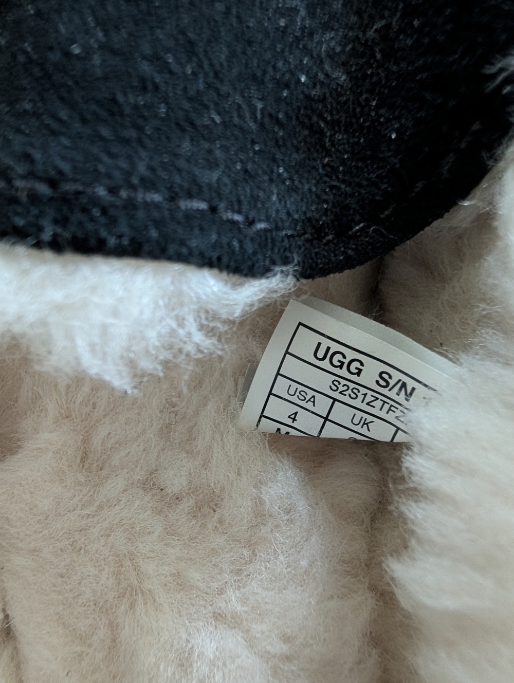UGG Slippers - Picture 4 of 4
